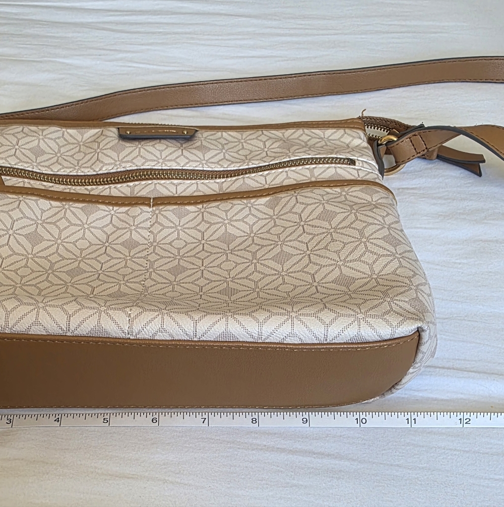Rosetti Cream and Tan Faux Leather Geometric Diamond Pattern Crossbody Bag - Picture 11 of 12